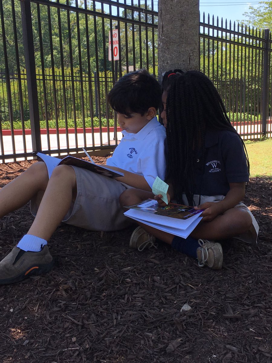 walker2WA's tweet photo. A beautiful day to pair read with @GreatBooksFnd! #2ndgrade #waprimary @WALearns https://t.co/eYxgrn44YE