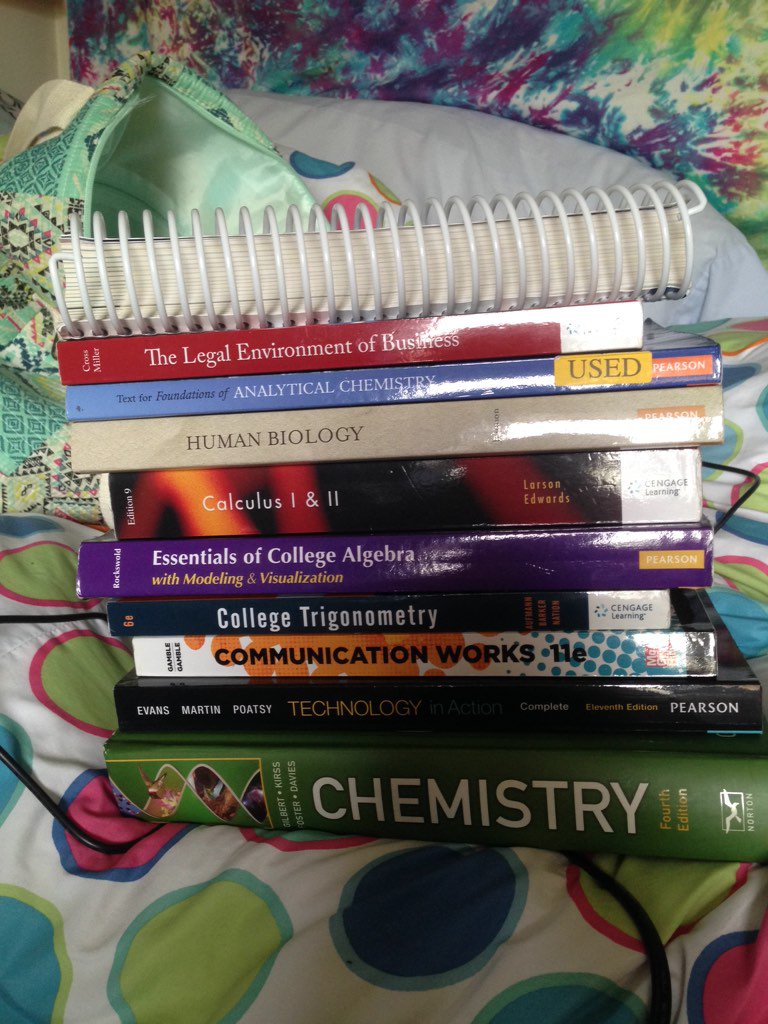 ashleighmorelli's tweet photo. anyone need any of these books? top one is office 2013 https://t.co/tw7ScrKIyi