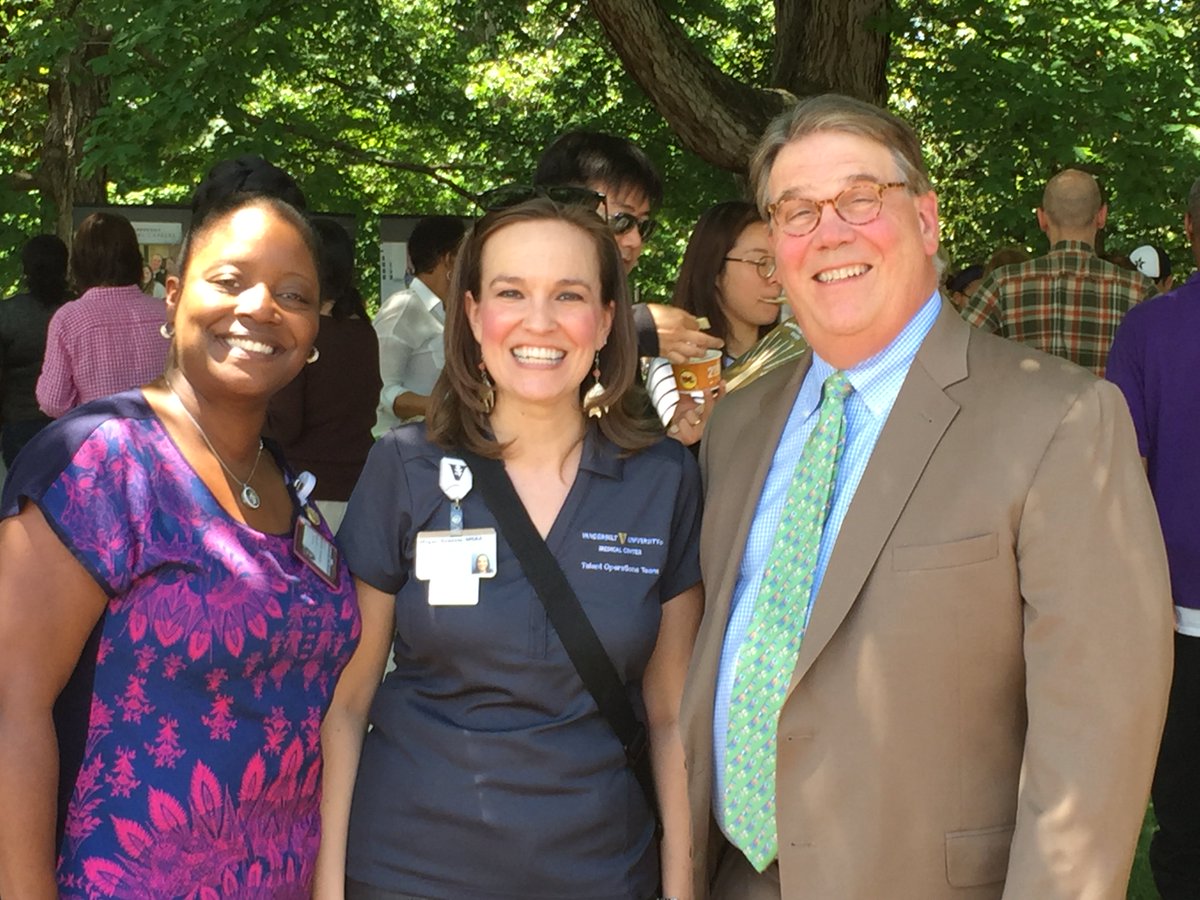 teree2019's tweet photo. VUMC HR in the house! #VUMCPicnic #VUMCRocks https://t.co/AlSR0pfdiR
