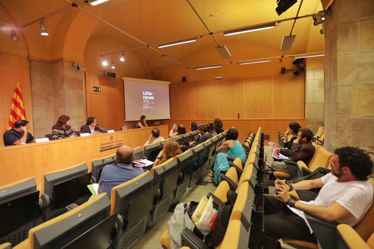 Esteu tots convidats a <a href="/firalitterarum/">Litterarum Móra d’Ebre</a> L'hem presentat a la seu de <a href="/cultura_cat/">Cultura</a> amb l'Alcalde de Móra <a href="/jpinyol67/">Joan Piñol Móra</a> i el director <a href="/albertpujolm/">Albert Pujol</a>