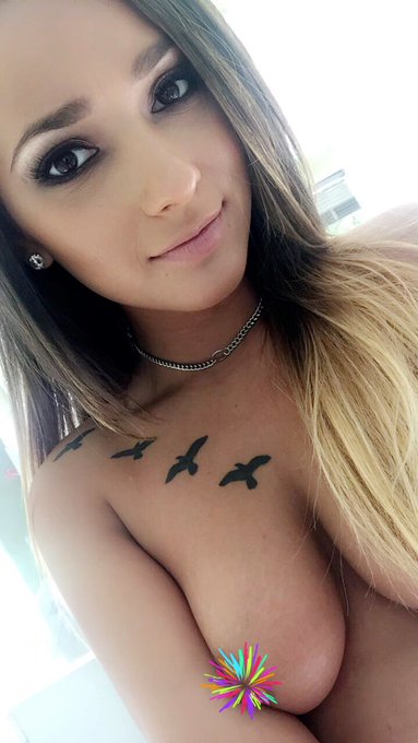My wishlist is updated. Go show baby j some bday love! 💝👉🏽 https://t.co/NfDr9SAbdA https://t.co/4ZUC<a href="/tag/newprofilepic"class="tags"><span>#newprofilepic</span></a>