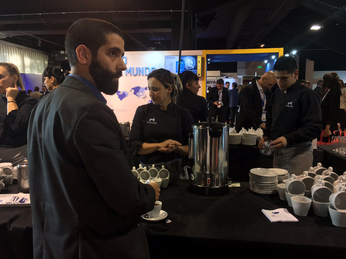 SIML2017's tweet image. Y ahora... un pequeño break y seguimos con más conferencias 🙌🏻 #SIML2017