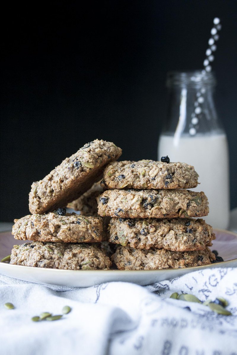 Avery_Books's tweet photo. A perfect way to start your day! #Vegan breakfast cookies from @laura_mess's #FirstMessCookbook @veggiesdontbite
https://t.co/doV5zNJUL9 https://t.co/vG7YPKGkKl