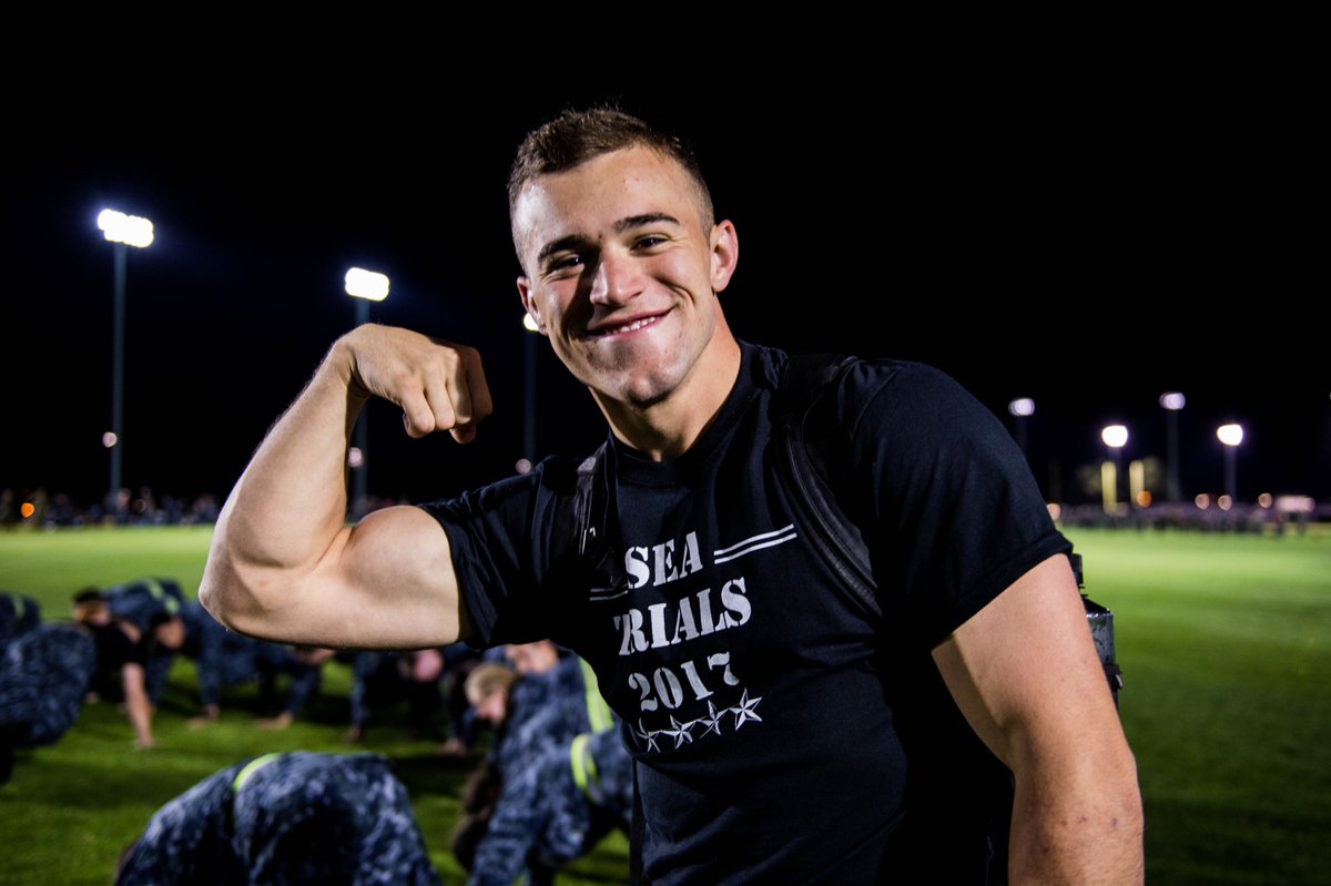 NavalAcademy's tweet photo. All smiles at the beginning of the Class of 2020's Sea Trials! https://t.co/chYkgHuCLj