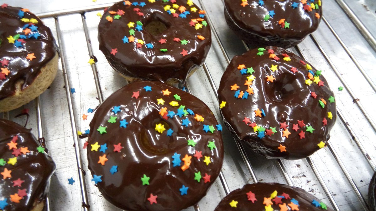 mbdiner's tweet photo. Testing more donuts.  See our progress https://t.co/yFCLmNEYQG.  Be an early supporter @ https://t.co/2Uk07CHuXb #btv #colchestervt #mbdiner https://t.co/ErLBGRIYRL