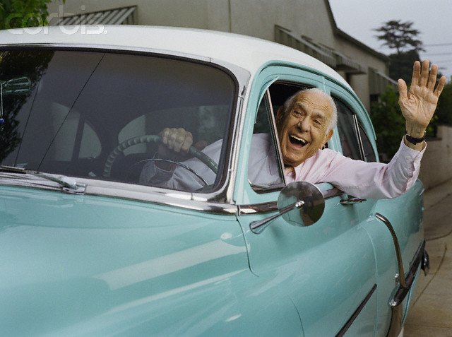 WheelSceneAuto's tweet image. Do you wave when you see somebody driving the same car? #wheelscene #wheelsceneauto #jeepwave