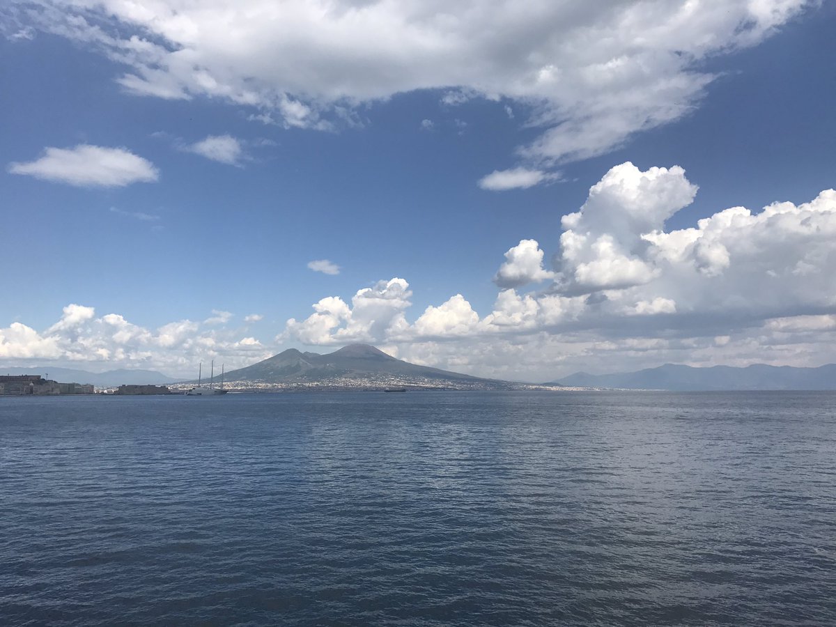 FooDesignManif's tweet photo. Il meraviglioso panorama dalla Fondazione De Felice Palazzo Donna Anna #foodesign #foodsecurity #foodesignmanifesto https://t.co/xT5FQZrxWf