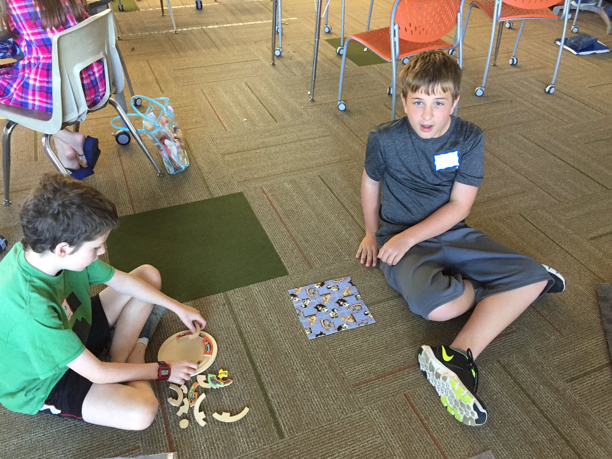 5th grade Super stem day begins! #wcstem <a href="/spanglerteach/">Matt Spangler</a> @FrostHauck