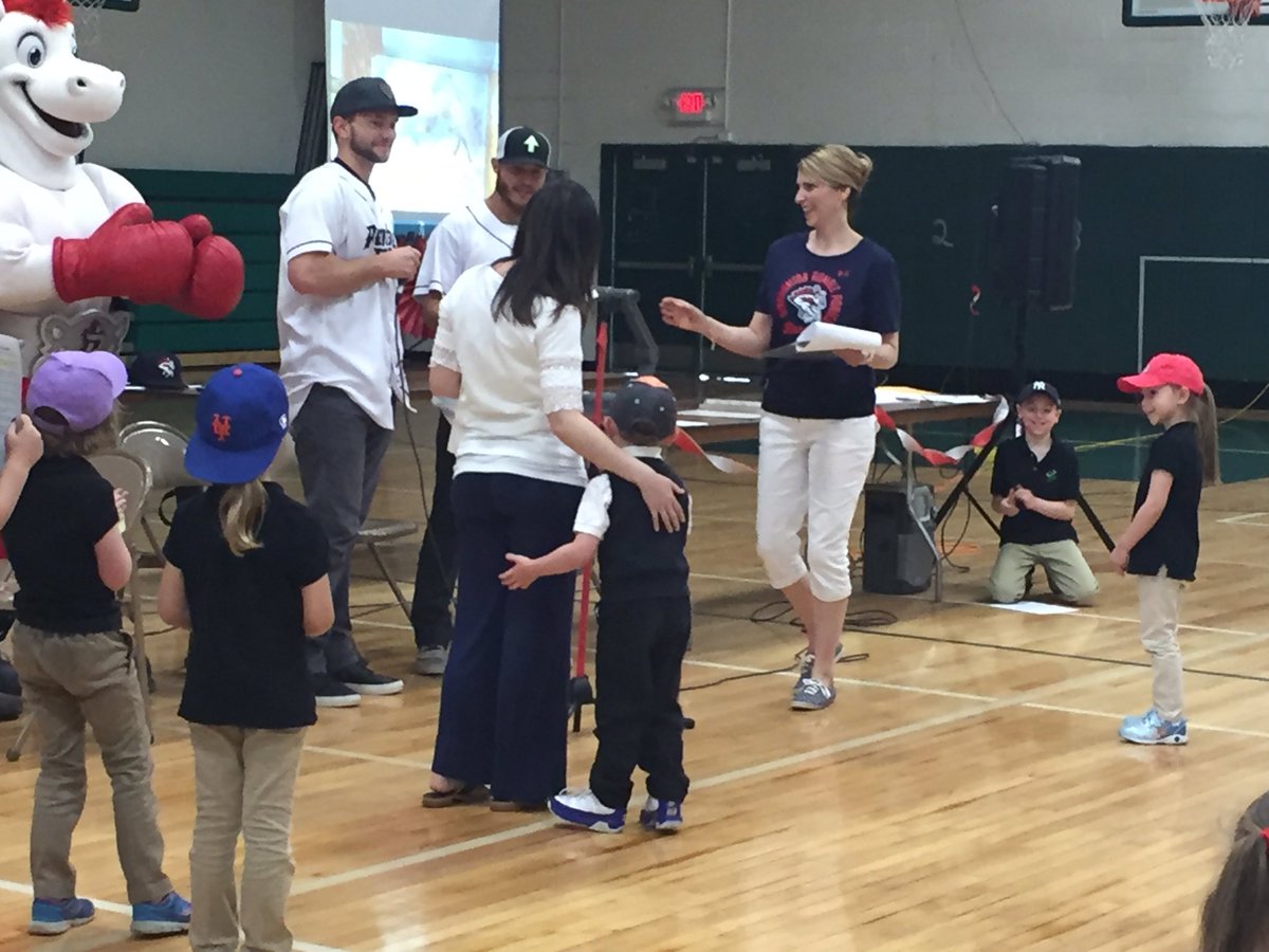 MollyDarrowWICZ's tweet photo. Students also had the chance to ask @RumblePoniesBB players questions -- one from a preschooler named Parker "Do you want to be my friend?" https://t.co/kgB0JI0BP0
