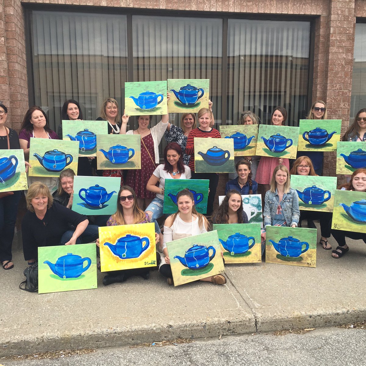 CreationsEvent's tweet image. Great creations made at our mothers day high tea painting party! Book your private party !!