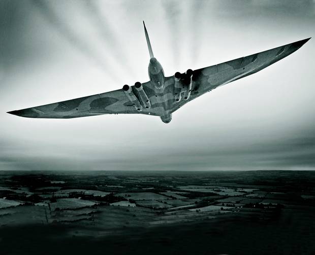 ron_eisele's tweet photo. Vulcan XH558 swooping down towards the Mournes Mountains in Northern Ireland https://t.co/Bze3TqnSOW