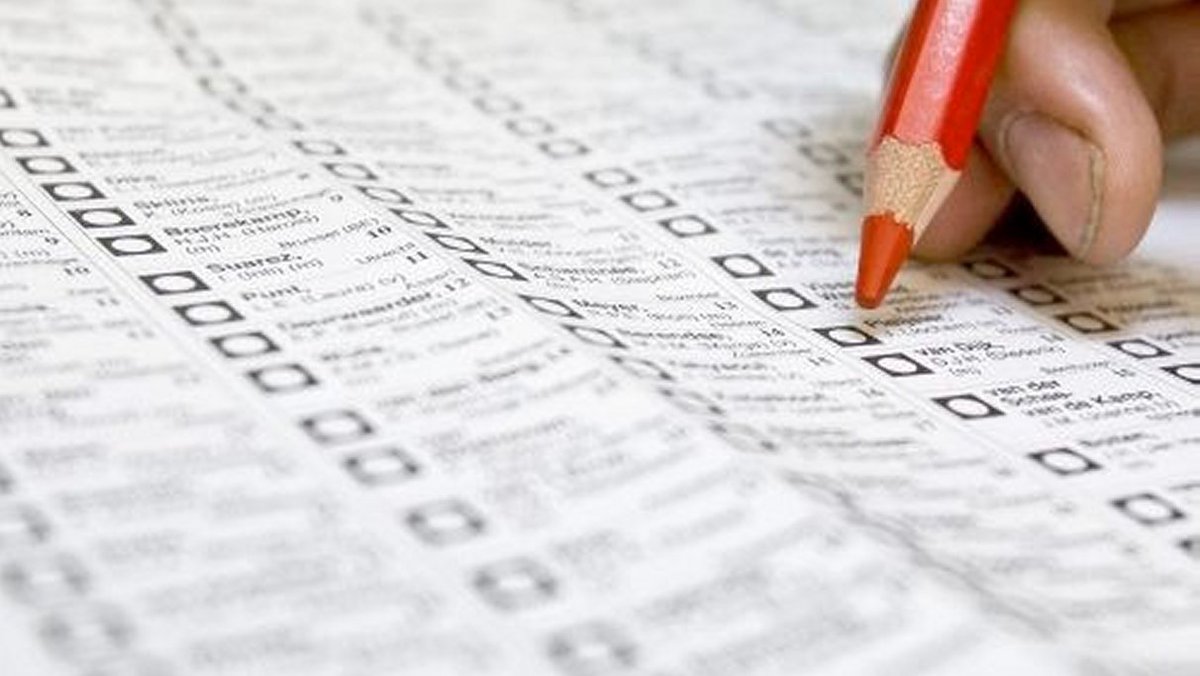 Comm #Bestuurszaken hoorz #stemrecht16 <a href="/vljr/">Vlaamse Jeugdraad</a> <a href="/Jongnva/">Jong N-VA</a> <a href="/JONGCDENV/">JONGCD&V</a> @Jongvld <a href="/JSbelgie/">Jongsocialisten</a> @JongGroen <a href="/vbjongeren/">Vlaams Belang Jongeren</a> 10u LIVE goo.gl/Ag6Oi9