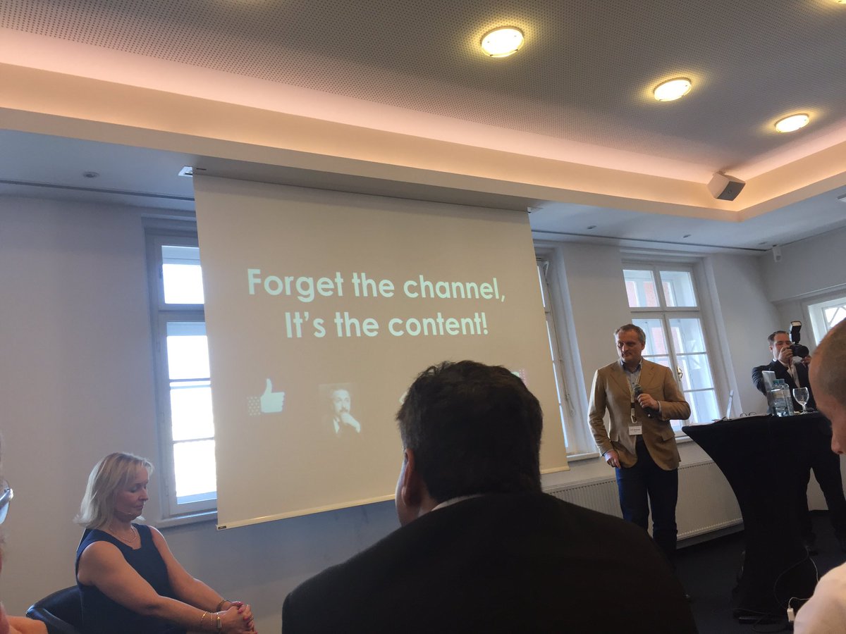 IsabellaHidalgo's tweet image. Fun last discussion with Erik Hartmann and the two opponents on stage ;) #DLFVienna