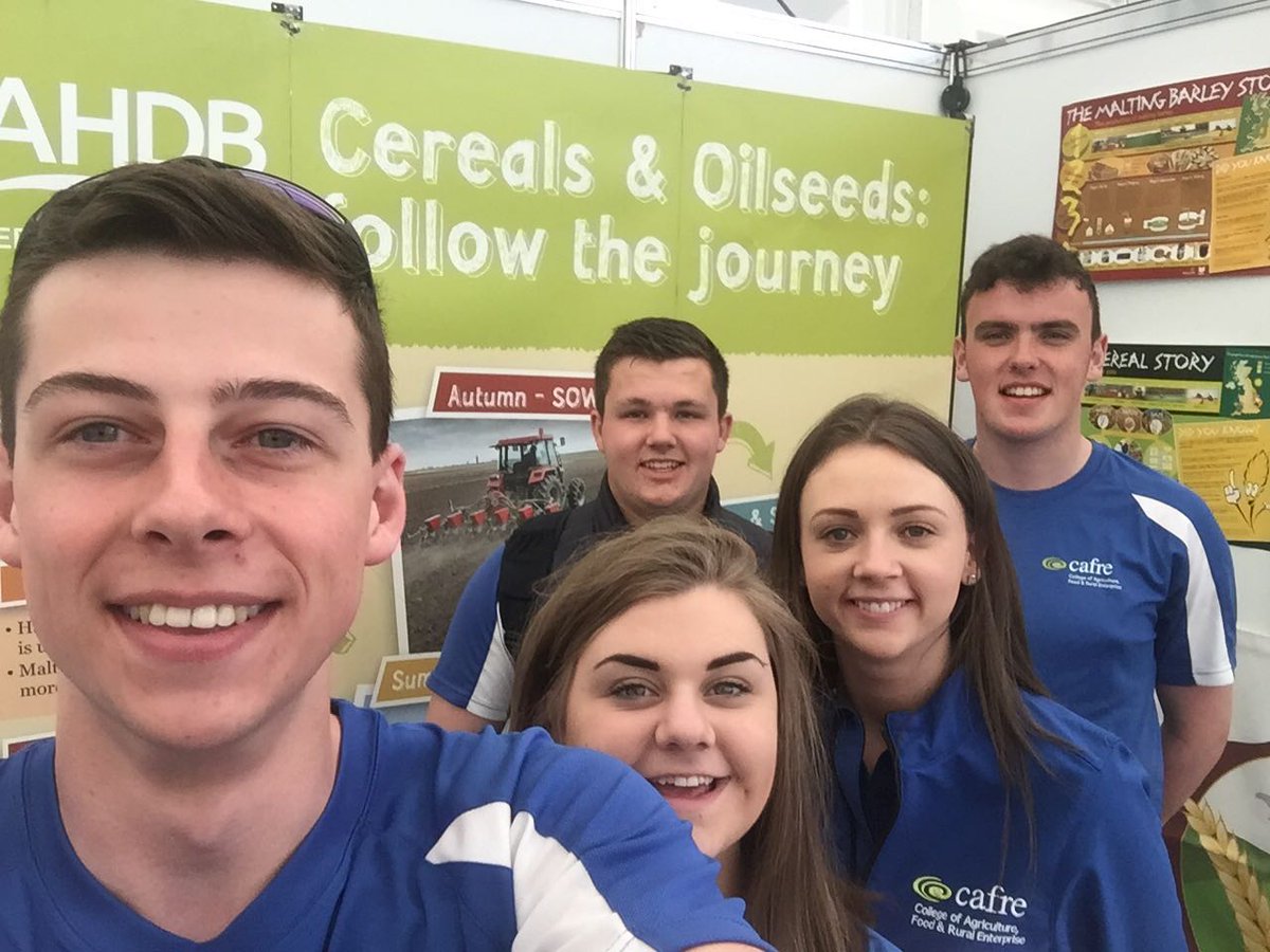 Well done to these Loughry Food Technology students who showed primary pupils how flour and oil are made.Thanks to <a href="/KraziBaker/">krazi Baker</a> for helping.