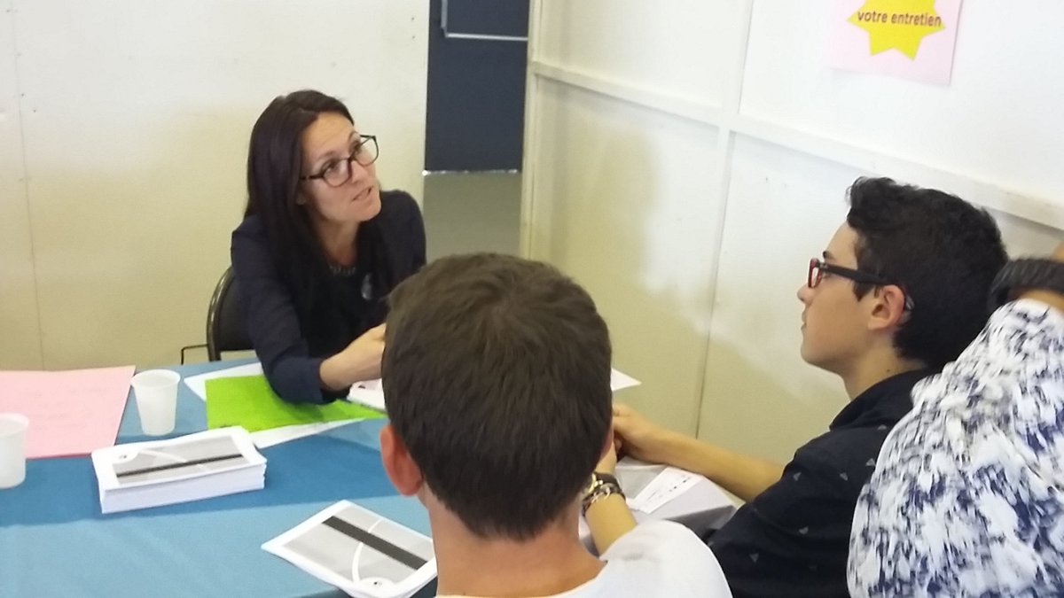 PoumeyrolRemi's tweet photo. 10 collégiens du #collegeallassac au forum #alternactif de Brive https://t.co/ASb7jkJVL7