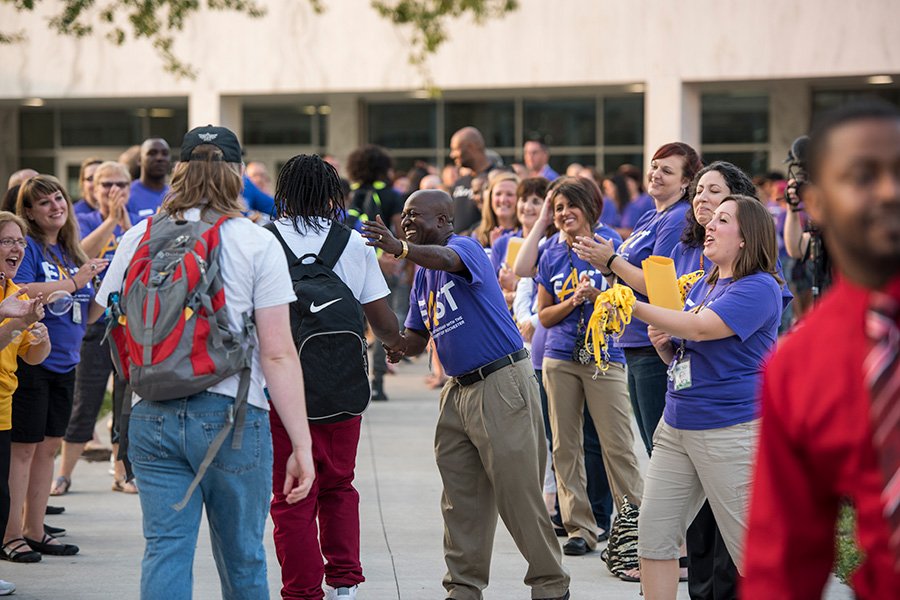 The Chronicle of Higher Education profiles the @UR_WarnerSchool partnership with @eastEPO - chronicle.com/article/How-a-… <a href="/chronicle/">The Chronicle of Higher Education</a> #ROC