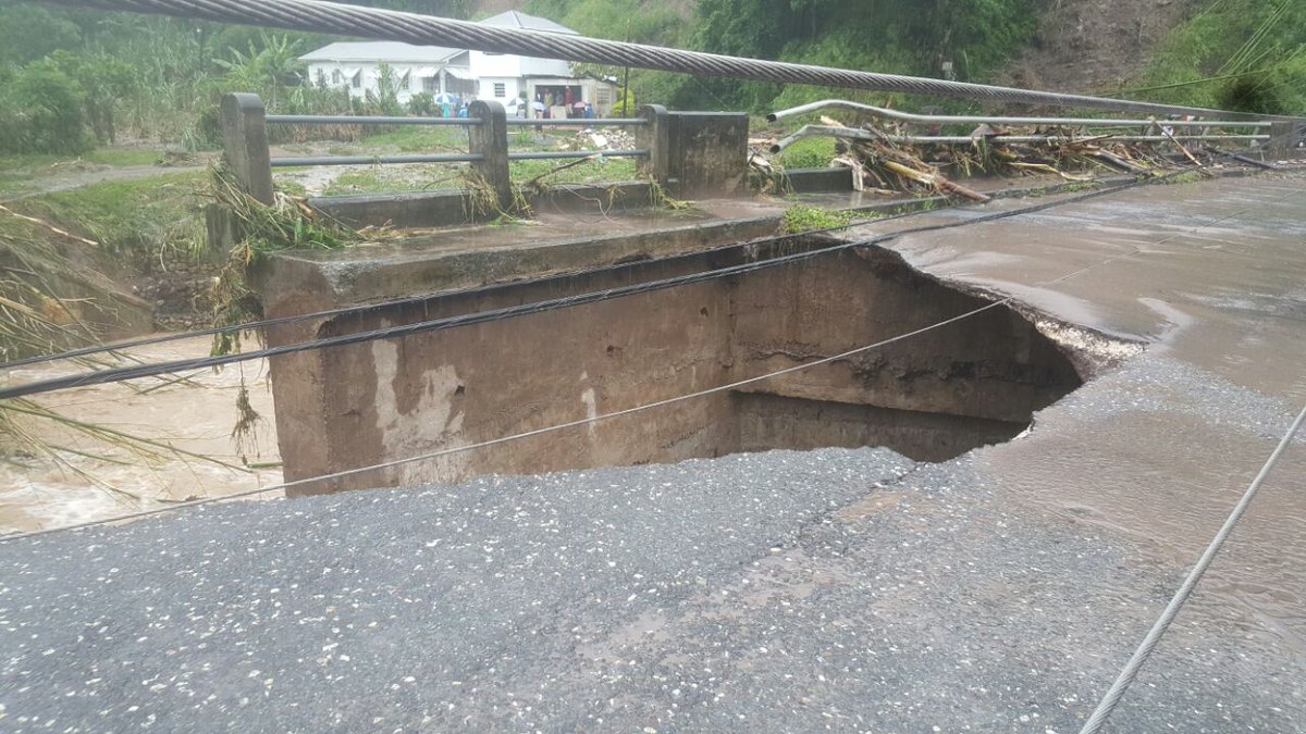 jovanthony's tweet image. Another bridge in Green River, Clarendon under threat. It's main link betwn Frankfield &amp;amp; southern parts such as May Pen #Jamaica  #Flooding