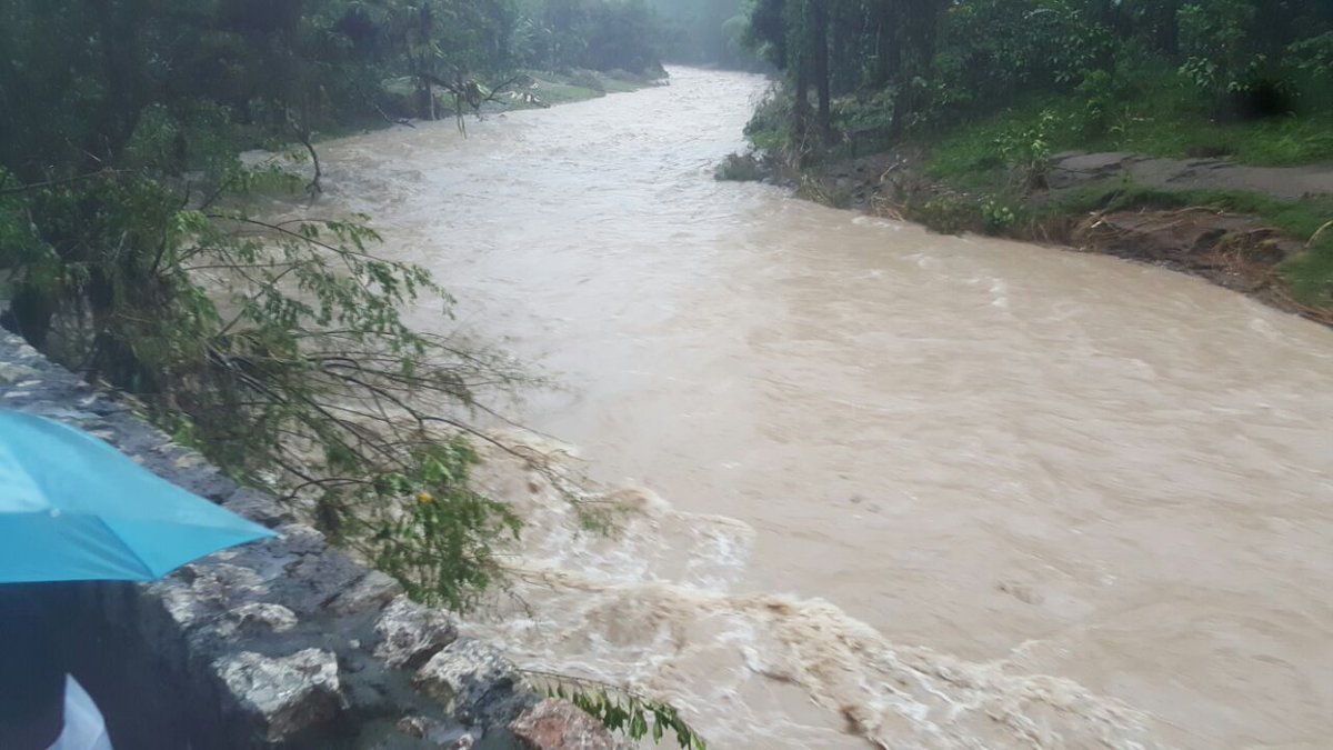 jovanthony's tweet image. Another bridge in Green River, Clarendon under threat. It's main link betwn Frankfield &amp;amp; southern parts such as May Pen #Jamaica  #Flooding
