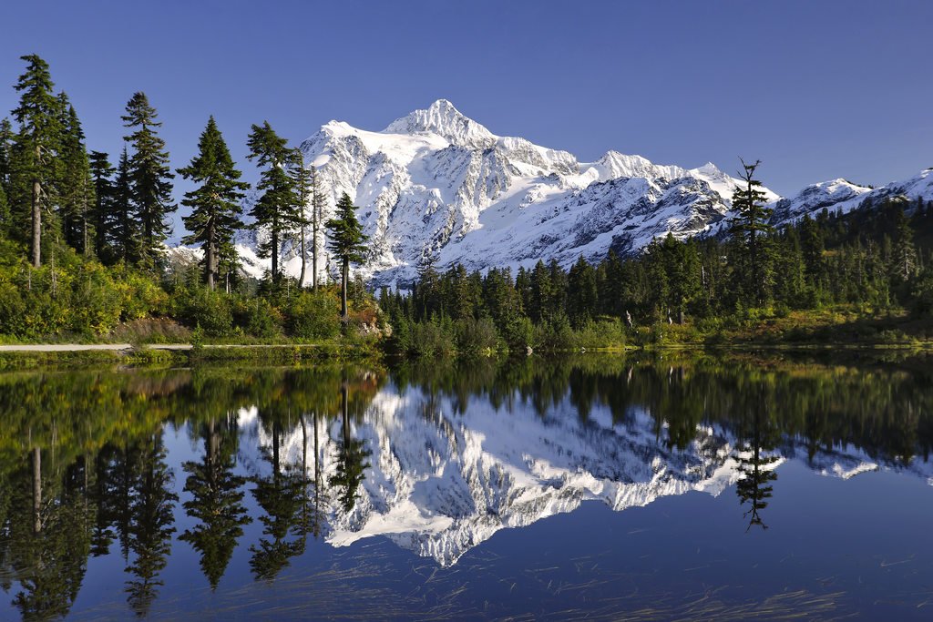 EarthPics_HD's tweet photo. Picture Lake, Mt. Shuksan, Washington https://t.co/Yu5Edrq7jb