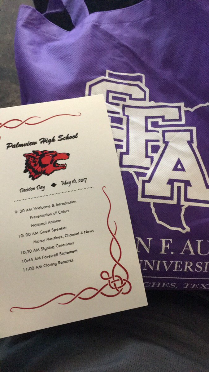 SFALaurenM's tweet photo. Turning a Lobo into a Lumberjack! @palmviewlobo171 #SFA21 @SFASU https://t.co/QhXLgAJWM5
