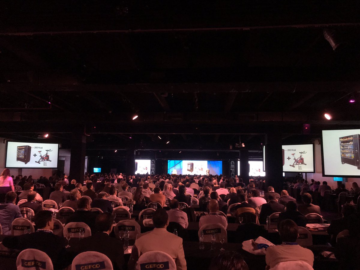 SIML2017's tweet image. El auditorio lleno junto a @Pep_Torres, uno de los pensadores y profesionales de la creatividad de más influencia en España #SIML2017
