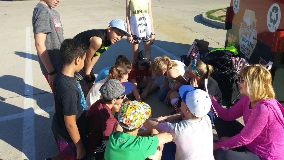 BeckyBfloetker's tweet photo. Day Two - The Voyage Begins! Academic challenges, team challenges, and "setting sail". #STEManities #outdoorlearning. @RSIHawks https://t.co/mSRXFL3V8y