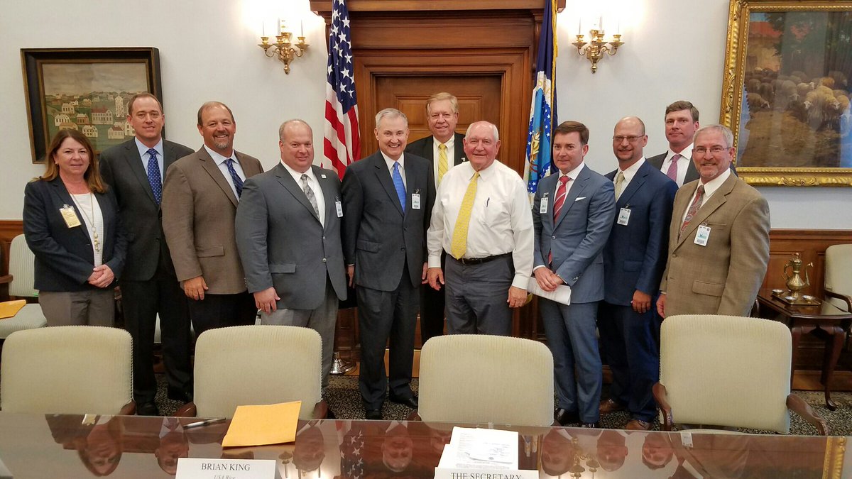 CaRicefarmer71's tweet photo. Thank you @SecretarySonny for meeting with the US Rice Industry https://t.co/FiBTqABJGc