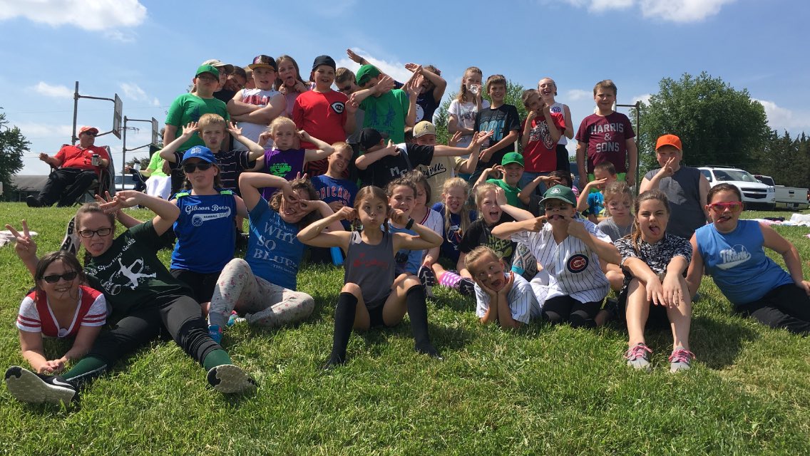 kandi_pretorius's tweet photo. It's FIELD DAY!!! 4th graders are ready!!! #WeAreMG https://t.co/8ePn0W3Thf
