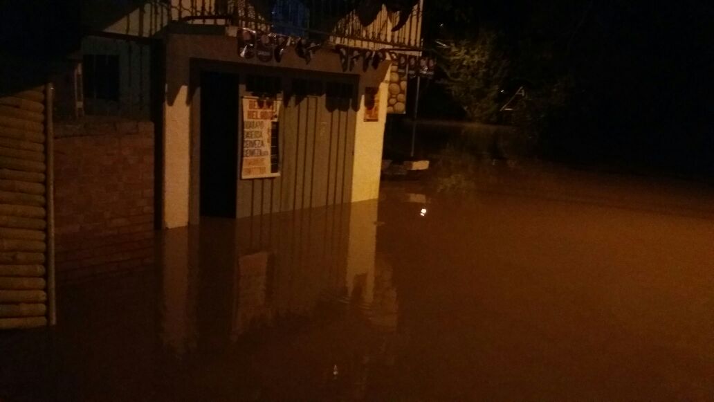AlcRicaurte's tweet photo. Por fuertes #lluvias por la que atraviesa el #país, en Ricaurte, @AlcRicaurte construyó albergues temporales para #damnificados. https://t.co/dPcegtyEbZ