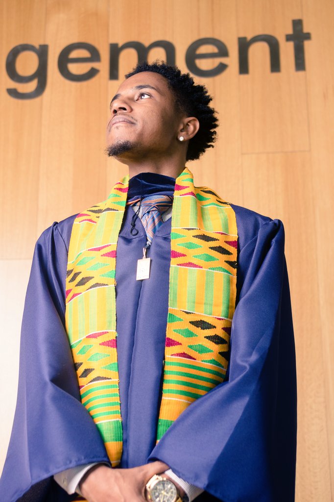 TheFliestPlane's tweet photo. If you only you knew what I've been through 🎓🙏🙌 https://t.co/LVfNmIJrHD