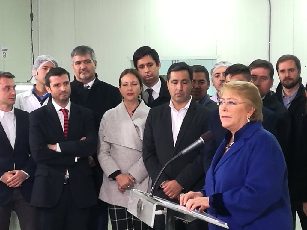 ProChile's tweet image. "Chile es el primer exportador de nueces del hemisferio sur, lo sabe bien Valbi Frut empresa que desde Buin ha logrado exportar", @mbachelet