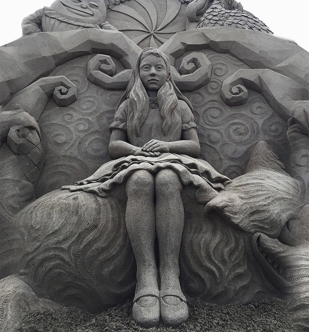 thisiscolossal's tweet photo. The Incredible Sand Sculptures of Toshihiko Hosaka https://t.co/RMxpybYWT4 https://t.co/jgb74mthaV
