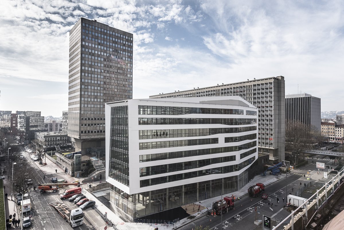 grandlyon's tweet photo. Inauguration de #Silex1 : des bureaux, commerces et services au coeur de @LyonPartDieu ! #Silex2 en vue 😉 👉 https://t.co/9zbjoEkqKt https://t.co/6gwhXSgICT