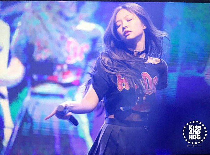 xoxo_jennierose's tweet photo. 170516 건국대학교 축제 
수고했어!

#블랙핑크 #제니 #BLACKPINK #JENNIE https://t.co/EHKDSLykJ6