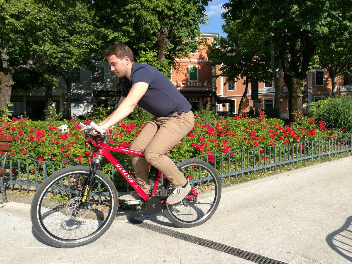 It's nice to cycle on a sunny day. Green Pedal smart and powerful pedal assist save you the effort. #roses2017 #TuesdayMotivation