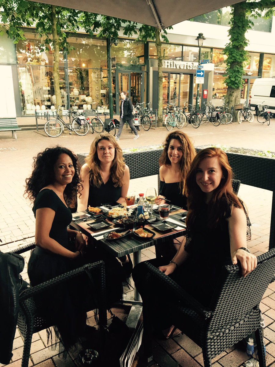 We love to work❤️ &amp; we love Sushi ❤️<a href="/Hunkemoller/">Hunkemöller</a> #hkmfun #hkmacademy