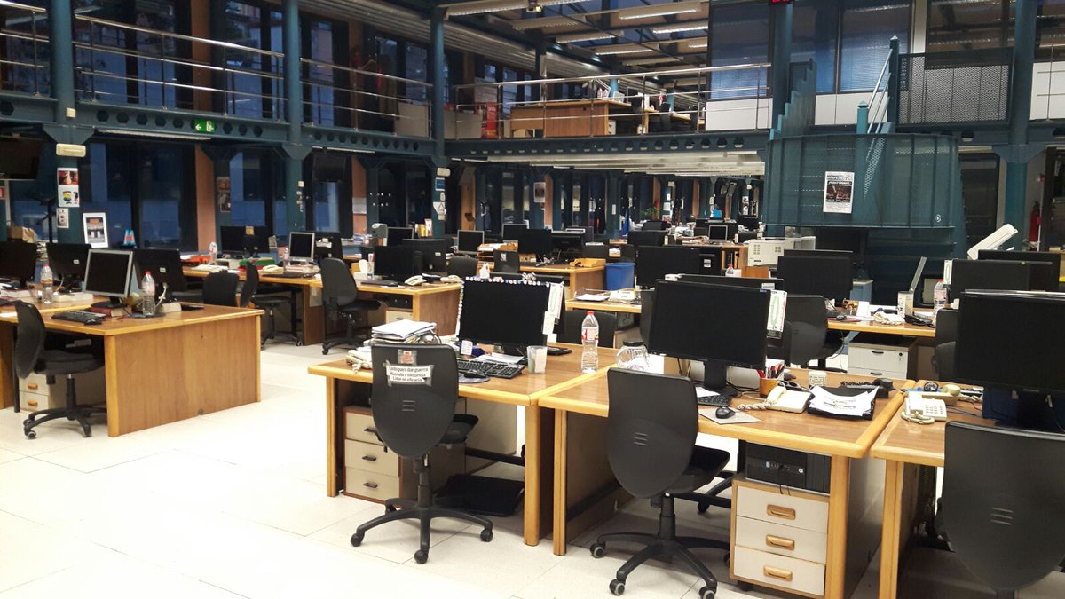 OscarrHS's tweet photo. Un directivo que no sabe negociar con los empleados debe renunciar a su puesto por incompetente. #elPeriodicoenHuelga @ComitePeriodico https://t.co/jMuMNw9JHp