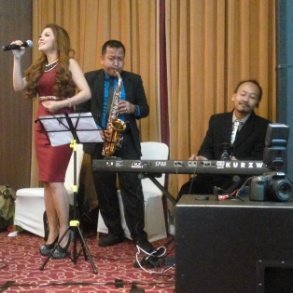 Done trio jazz acoustic performed feat <a href="/aghnisax/">Aghni</a>, thx to <a href="/IndotruckUtama/">PT Indotruck Utama</a> \:D/ At <a href="/JavaParagon/">Java Paragon Hotel</a> ballroom