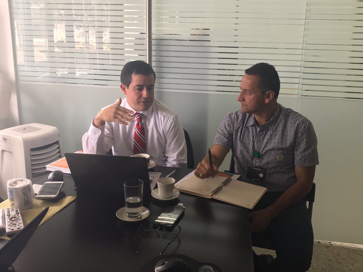 ccaralvar's tweet photo. Iniciamos proceso de empalme con Henry Fernández subdirector del Ctro de Comercio y Turismo Quindío, éxito al gran profesional #SENAEnAcción https://t.co/tdl8Gvd7vy