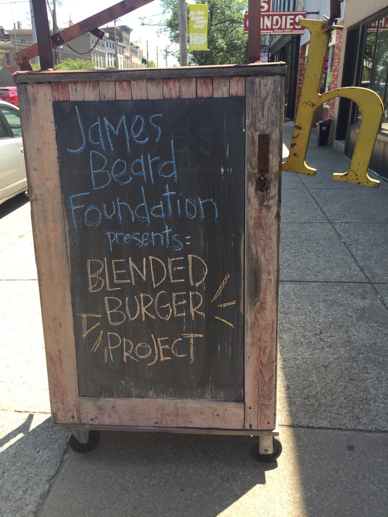 karamohr's tweet photo. A pretty sweet way to spend a Tuesday afternoon #blendedburgerproject #harvest https://t.co/iz0zbx2HYQ