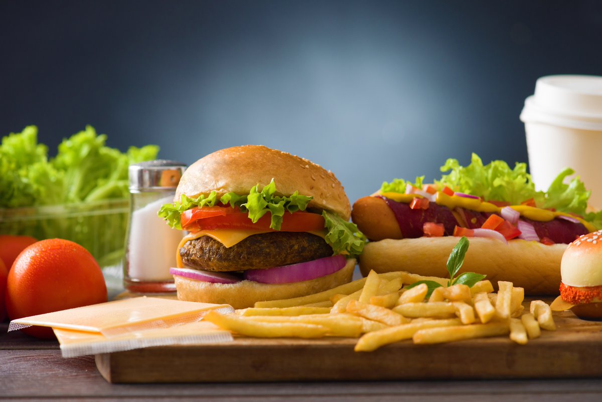 onedeliveryuk's tweet photo. Tuesday Feasting, get involved now🍕🍟🍔🌭

It’s so easy to enjoy your fast food favourites in the comfort of you own home, hassle free! https://t.co/P4sVfybiiP
