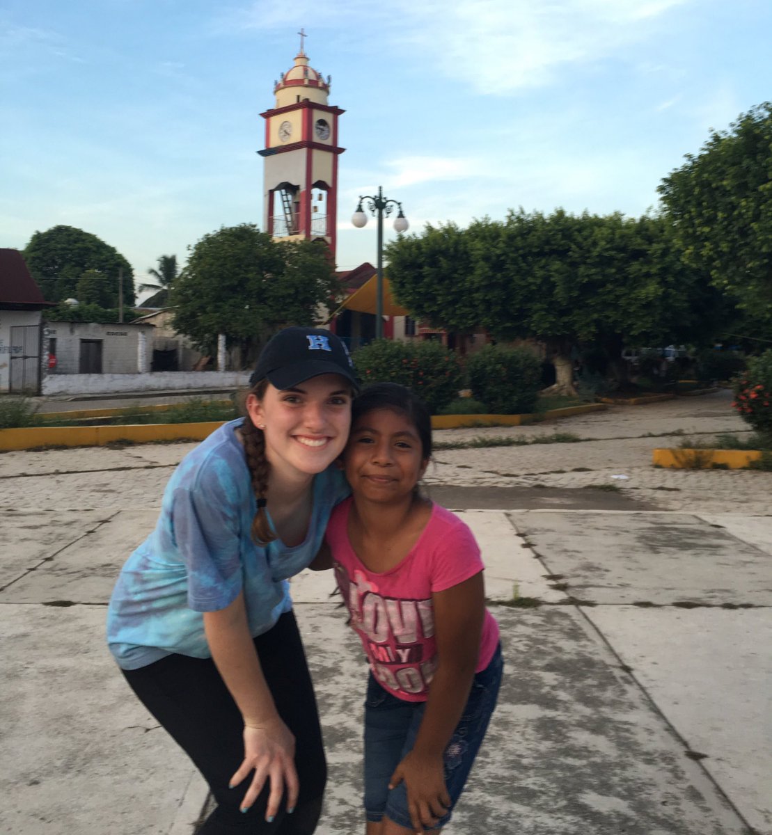 voteIsabel2020's tweet photo. What does the US need? Good relations with our 3rd biggest trading partner: Mexico! Pictured: Kennedy volunteering in the state of Oaxaca. https://t.co/CRKJYwToM6