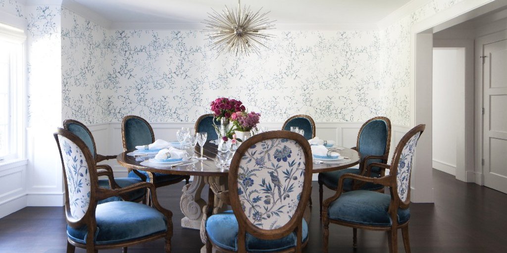 Stunning dining space by Mary Jo of Fiorella Design highlights the Zanadoo Chandelier from <a href="/arteriorshome/">Arteriors</a> - goo.gl/7Kj1Yk
#lights