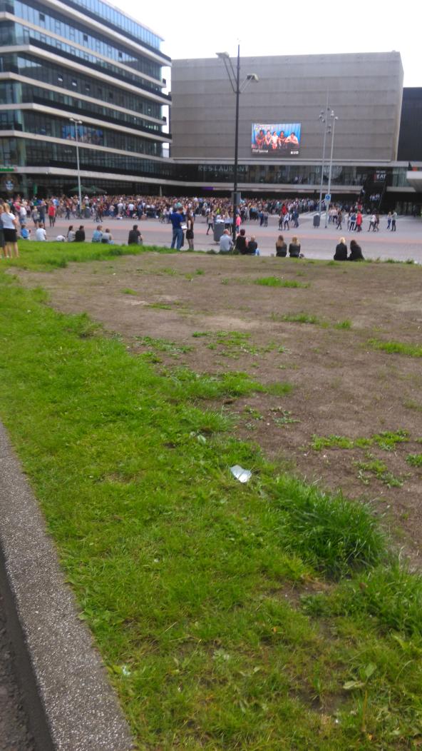 hsmit11's tweet image. Ziggodome ariana grande