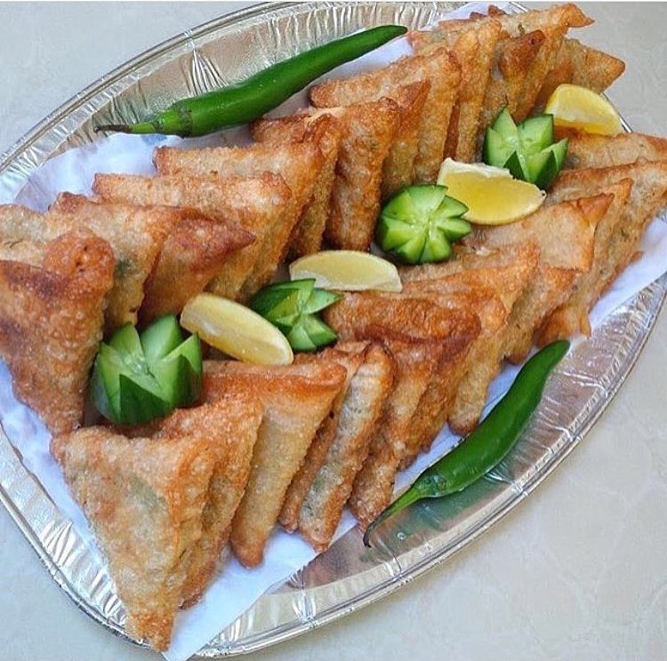 سمبوسه دجاج - لحم #عفيف #عفيف_الان #مختصر_عفيف #مفرزنات #بنات_عفيف