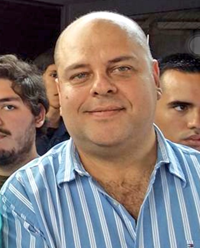 AlfonsocaroVe's tweet photo. EL ES @jesusbaezve TESTAFERRO D VIELMA MORA. Y ANDA CORDINANDO CON IRIS VARELA .Está infiltrado en la MUD. #DIFUNDIR https://t.co/m14tb0r6lu https://t.co/G75XL6MMEO