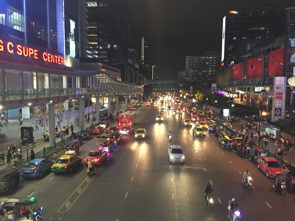 AllAboutRobbie's tweet image. Check out Bangkok on @FoursquareGuide: 4sq.com/sW5g5M foursquare.com/v/4f0290500e61…