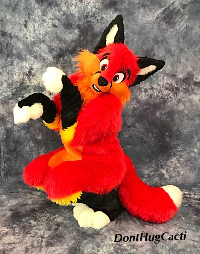 XxStAyFuRrYxX's tweet photo. *SQUEAKS*
AMD!!! Look this ADORABLE FLUFF!!!
Suit by the Great and Talented @DontHugCacti https://t.co/bTJsZSd5Cy
