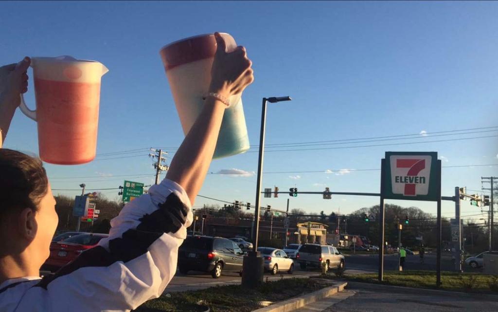 slurpee's tweet photo. 🚨 MAJOR KEY ALERT! #BYOCupDay is here May 19 & 20 from 11am-7pm at 7-ELEVEN. 2 DAY EVENT! Tag a friend. 📷:@carleystone0 https://t.co/8gNMQtDVdO