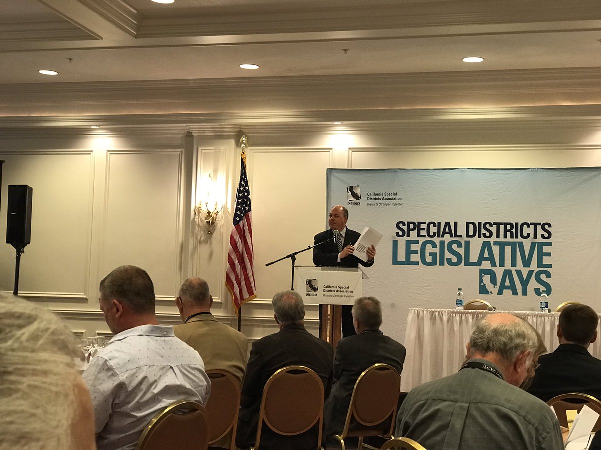 IAmTomzo's tweet photo. Here is Neil telling us to post pictures to Twitter. Done. #legislativedays2017 https://t.co/zpqVm3d4WL